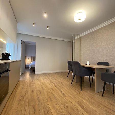 Opera Apartments คลูจ-นาโปกา ภายนอก รูปภาพ