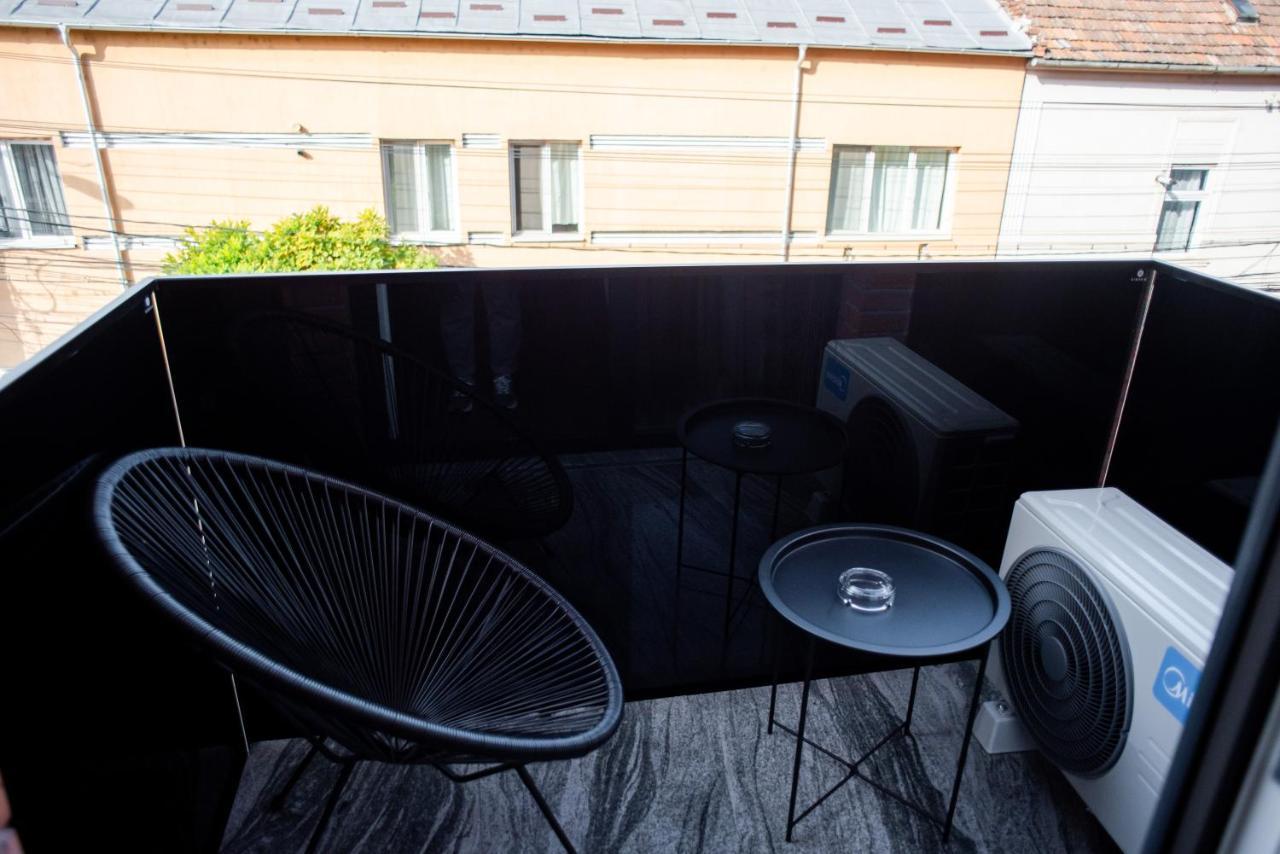 Opera Apartments คลูจ-นาโปกา ภายนอก รูปภาพ