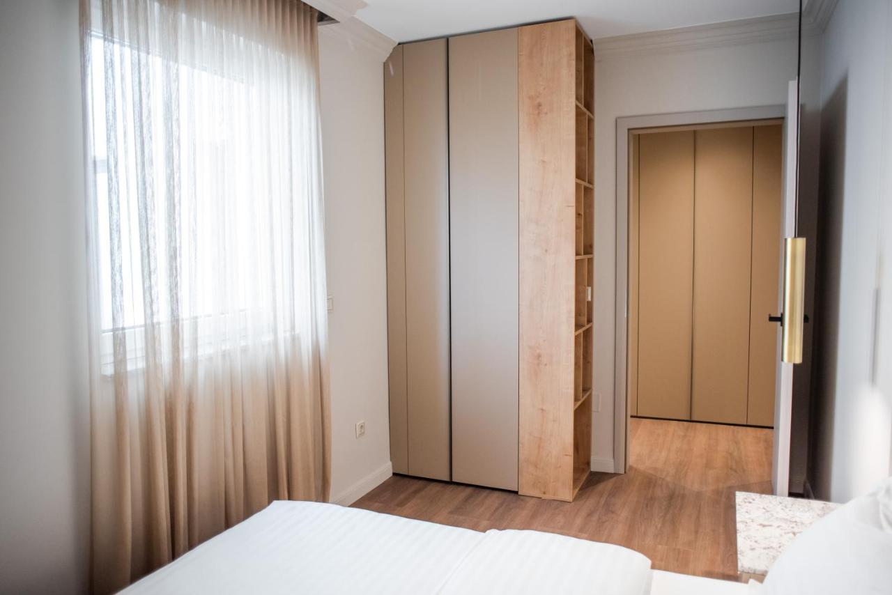 Opera Apartments คลูจ-นาโปกา ภายนอก รูปภาพ