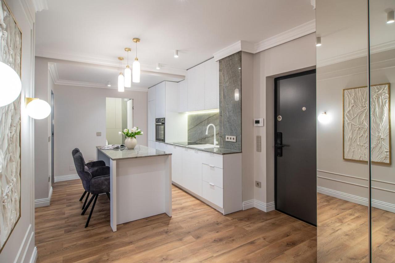 Opera Apartments คลูจ-นาโปกา ภายนอก รูปภาพ