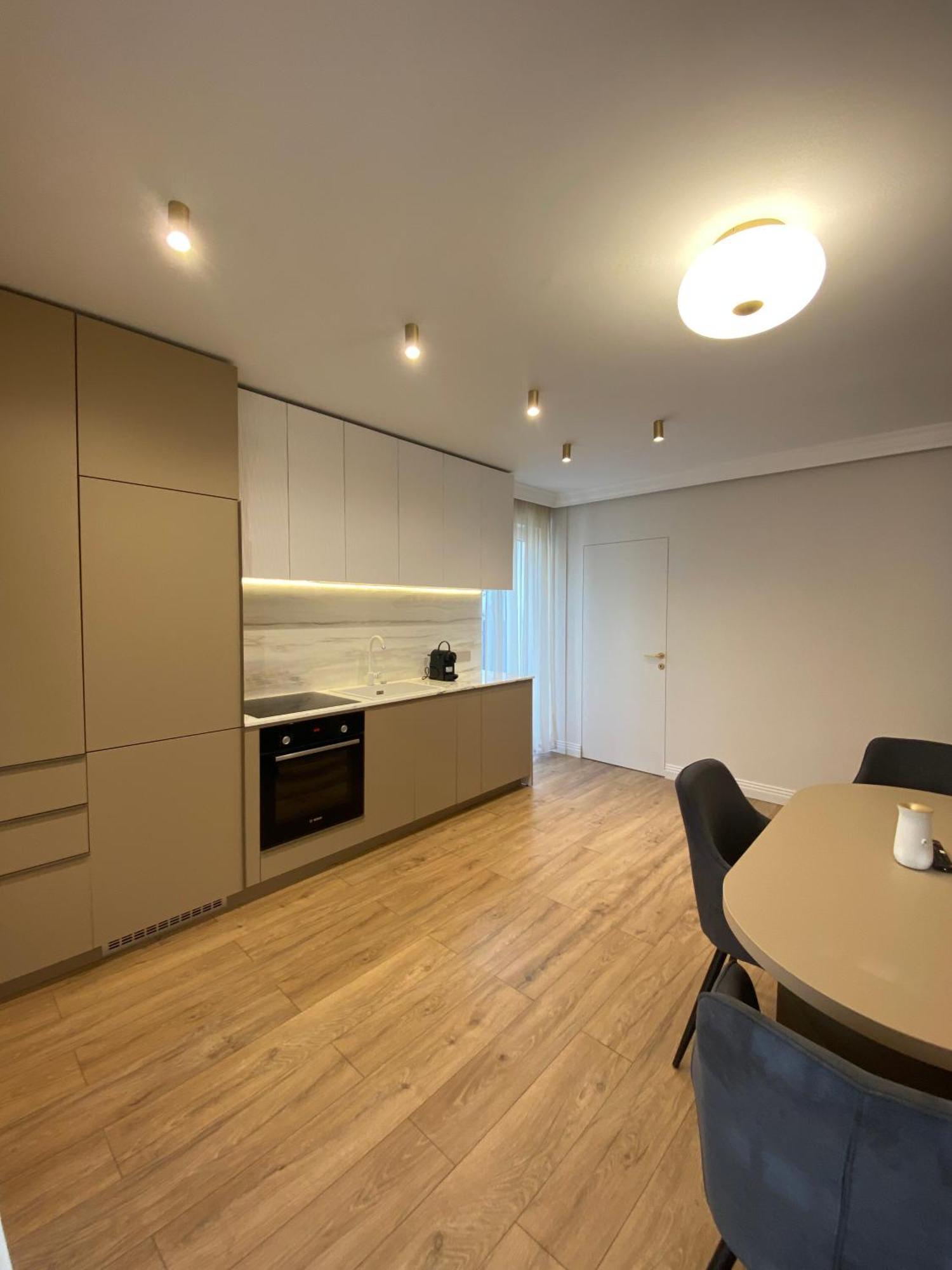 Opera Apartments คลูจ-นาโปกา ภายนอก รูปภาพ