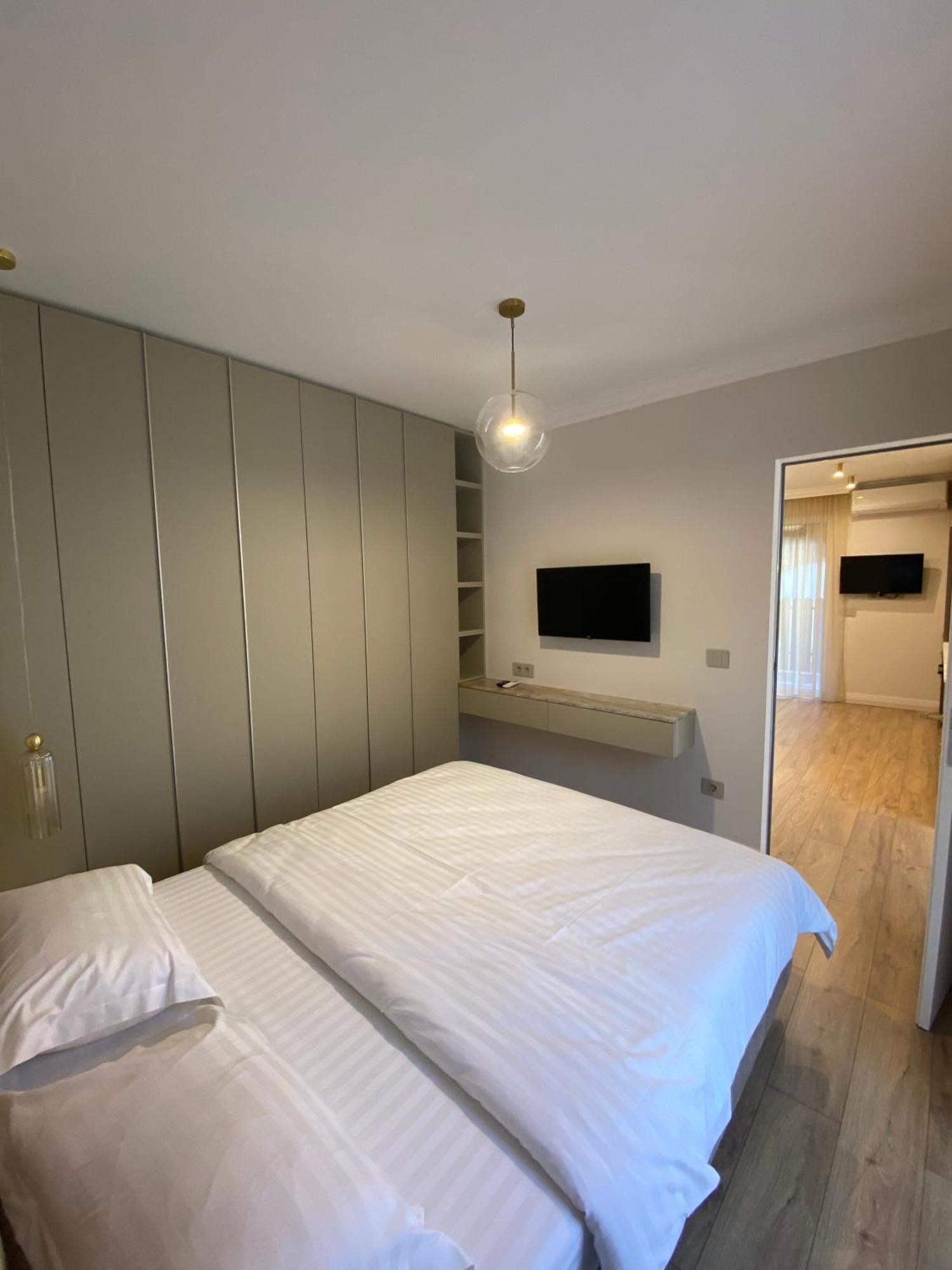 Opera Apartments คลูจ-นาโปกา ภายนอก รูปภาพ